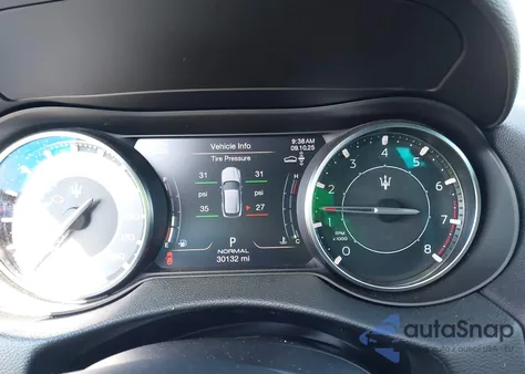 2022 Maserati Levante Gt из США, поврежденный, VIN ZN661XUA1NX394673